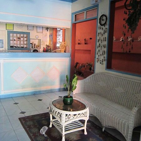 Coastal Inn Dumaguete City Buitenkant foto